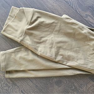 Alphalete surface leggings